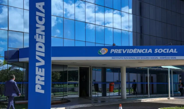 INSS começa a pagar segunda parcela do 13º para aposentados e pensionistas
