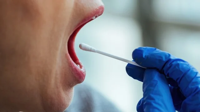 Câncer de boca é foco do Novembro Vermelho e exige diagnóstico precoce