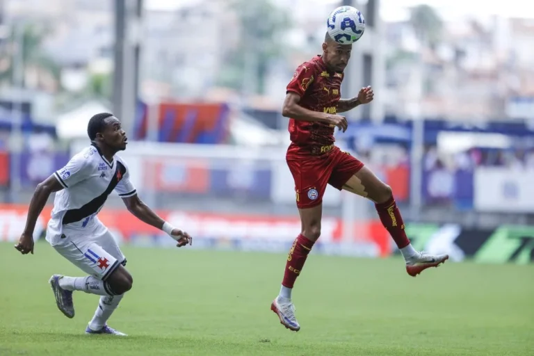 Bahia derrota o Vasco e se aproxima do G-4 do Brasileirão