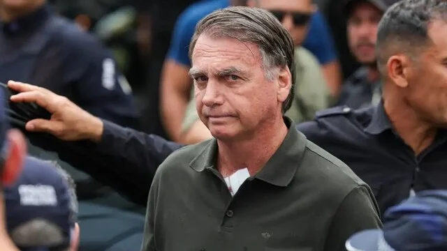 Moraes autoriza Bolsonaro a receber alimentação especial na prisão