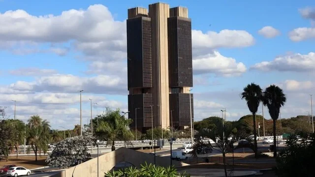 Inflação de 2025 deve ficar abaixo do teto da meta em 4,45%