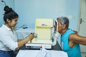 Prefeitura realiza mutirão de oftalmologia em Corumbá e retoma exames de endoscopia e colonoscopia; ação contempla 150 consultas e 110 cirurgias até o fim do ano.