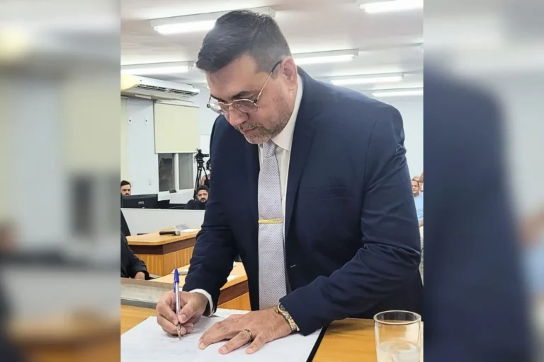 Kleyton Cruz assume vaga na Câmara de Corumbá após saída de Chicão Vianna e promete exercer o mandato com equilíbrio e compromisso com a população.
