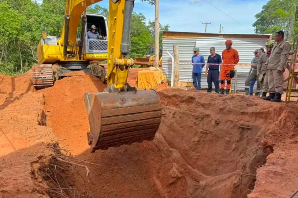 Homem morre soterrado após fossa desabar durante escavação em Campo Grande 2 soterrado