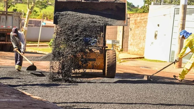 Mais de 6 mil buracos foram tapados em Campo Grande após as chuvas, com atuação intensiva da prefeitura nos principais bairros e avenidas.