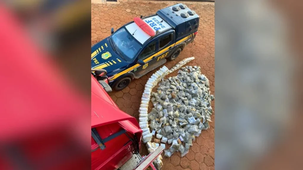 PRF apreende quase 400 kg de Skunk em caminhão na BR-262 em Anastácio; dois homens são presos por tráfico de drogas.