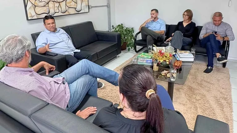 UFMS em Corumbá poderá ampliar campus com cessão de terreno pela Prefeitura, fortalecendo ensino superior e infraestrutura na região.