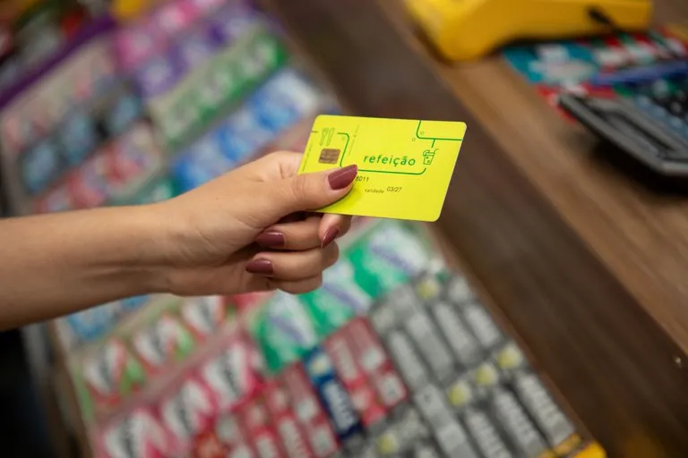 Modernização do PAT beneficia mais de 113 mil trabalhadores e 1,9 mil empresas em Mato Grosso do Sul; novas regras ampliam opções de uso do vale-alimentação e refeição.