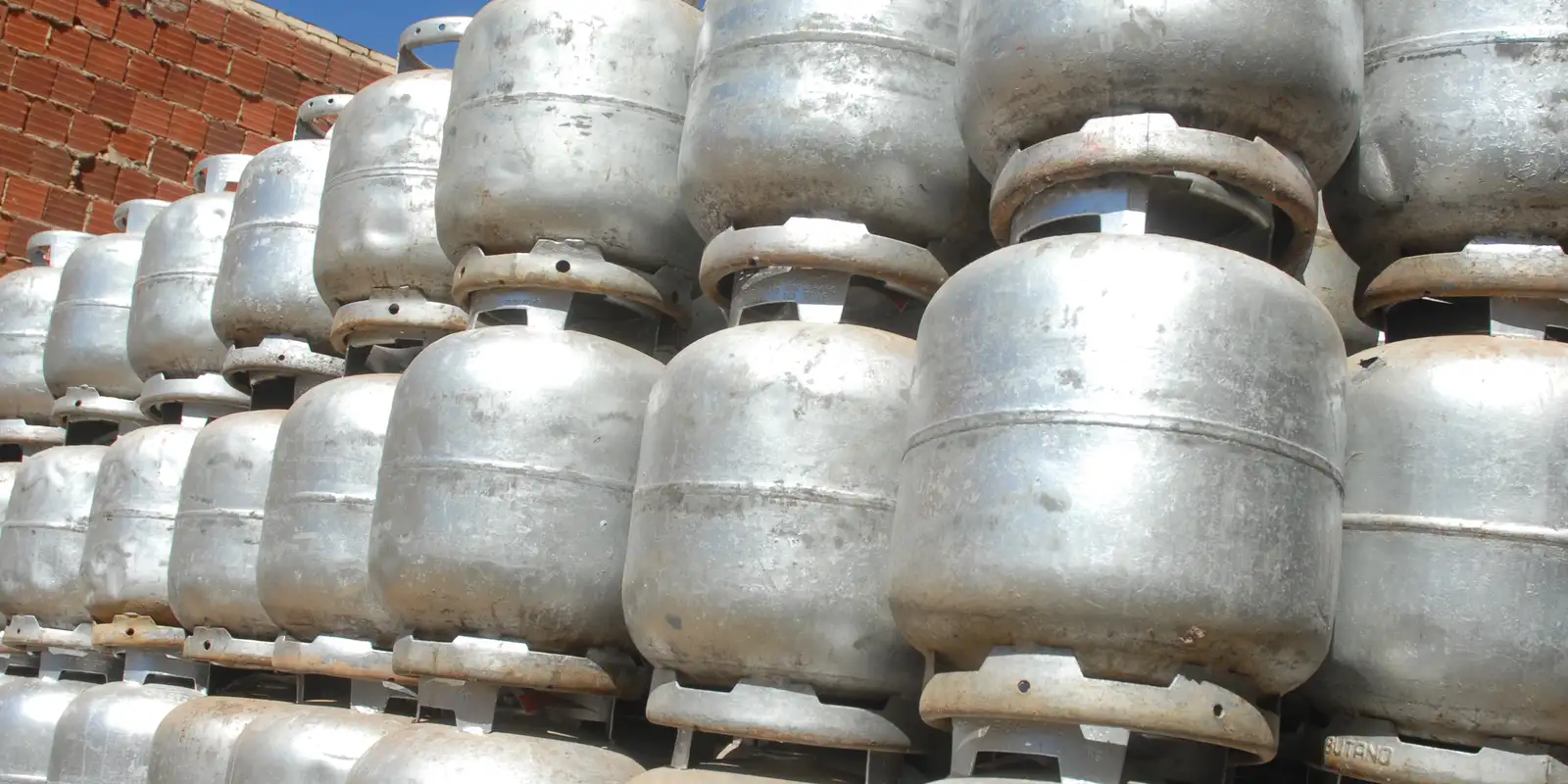 Beneficiarios com NIS final 1 recebem Auxilio Gas nesta quarta feira
