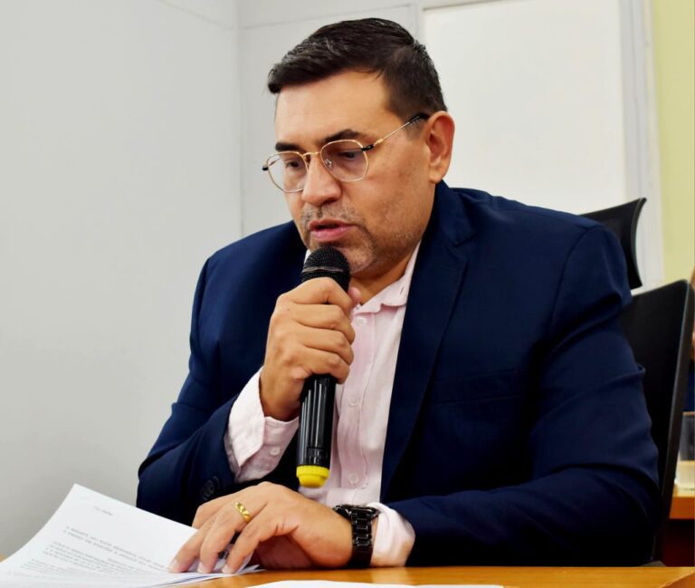 Vereador Kleyton Cruz solicita pavimentação e melhorias em infraestrutura no Previsul