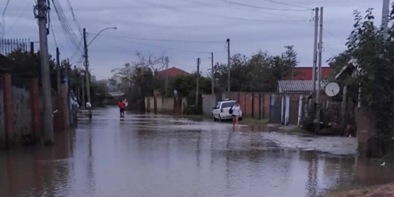 Inmet coloca 37 cidades de MS em alerta laranja para tempestades no sábado
