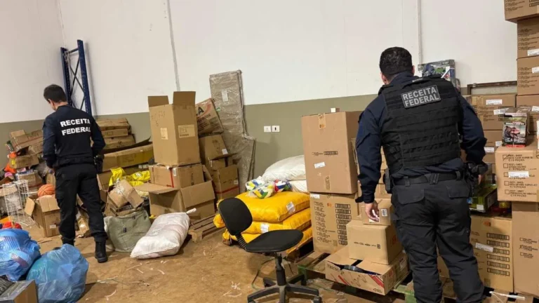 Polícia Federal desmonta quadrilha de contrabando com fraude milionária e bloqueio de R$ 40 milhões em bens no MS e SP. Acompanhe detalhes da operação.