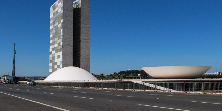 Senado pede ao STF para suspender liminar do impeachment de ministros