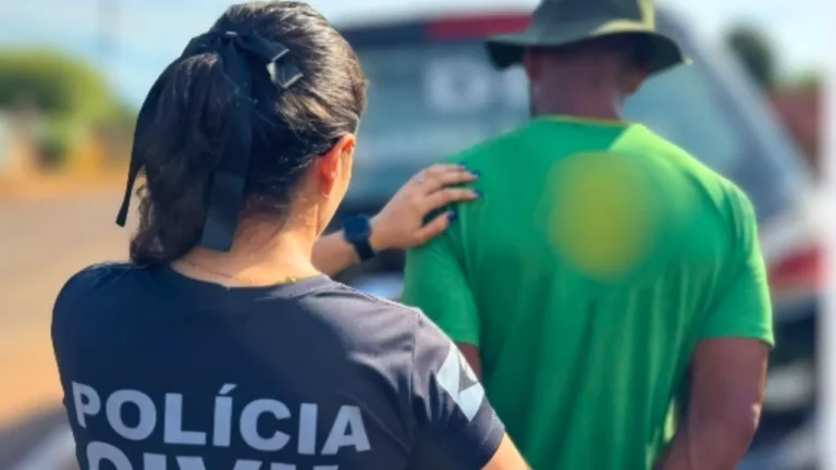 Polícia Civil do MS prende foragido por feminicídio e homicídio cometidos no PR. Detalhes da investigação e prisão em Anaurilândia.