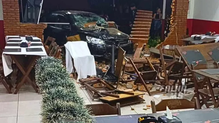 Motorista embriagado invade restaurante em Corumbá, provoca danos, recusa bafômetro e é preso pela Força Tática. Saiba os detalhes do caso.