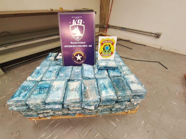 PF e Receita Federal apreendem 1,2 tonelada de cocaína no Aeroporto de Confins