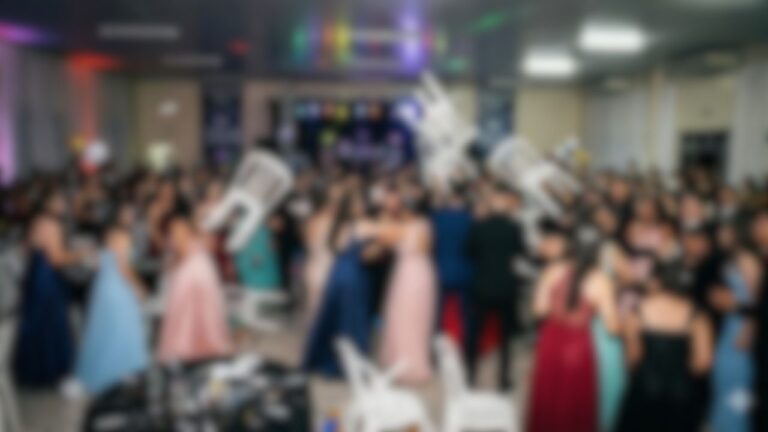 Funk “proibidão” causa pancadaria generalizada em formatura de colégio tradicional