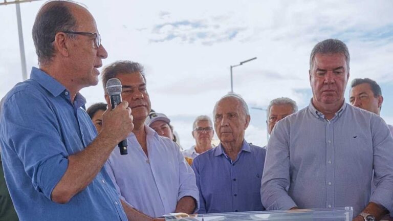 Uma Gafe do prefeito de Amambai sobre a "entrada da mandioca" viralizou nas redes. Discurso com duplo sentido fez o governador Eduardo Riedel cair na risada.