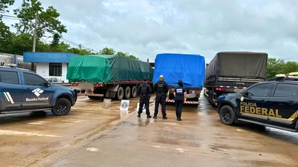 Polícia Federal faz apreensão de 75 toneladas de acetato de etila usado no refino de cocaína na fronteira com a Bolívia. Saiba como foi a operação.
