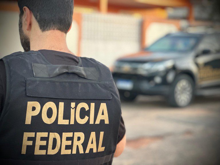 Polícia Federal prende foragido internacional incluído em difusão vermelha da INTERPOL