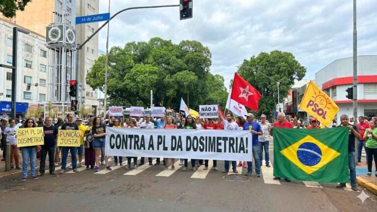 Atos em Campo Grande reúnem manifestantes contra PL da Dosimetria e anistia