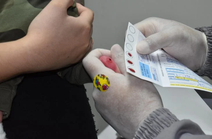 Mato Grosso do Sul avança e oferece teste do pezinho ampliado para mais de 40 doenças