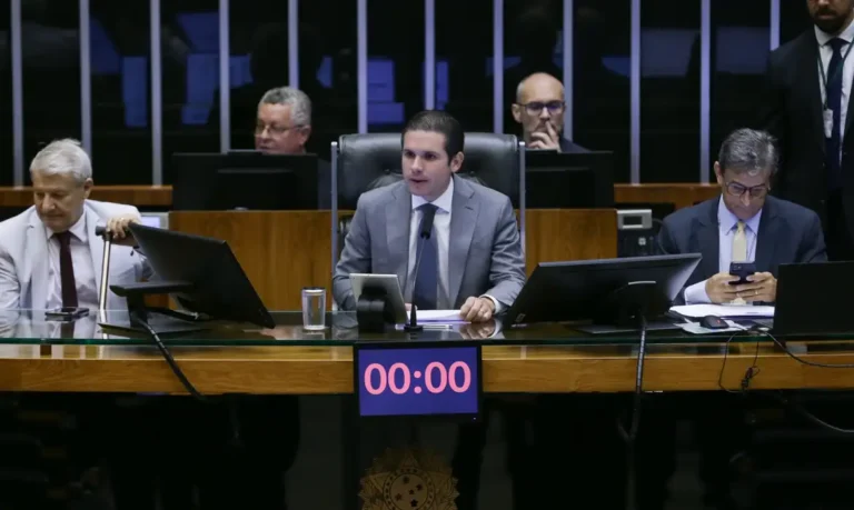 Câmara aprova regulamentação de pontos da reforma tributária sobre o IBS