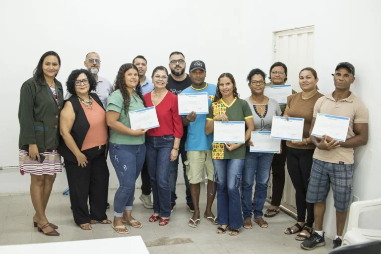 Corumbá entrega certificados de hidroponia a comunidade quilombola