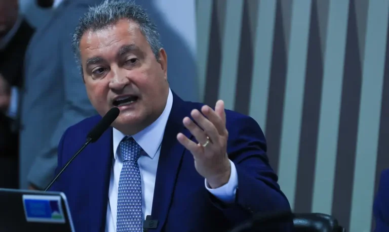 Agenda econômica e social do governo é voltada à maioria, afirma Rui Costa