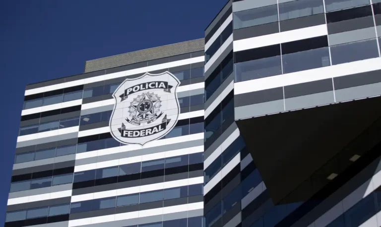 PF mira deputados e investiga desvio de cotas parlamentares em operação