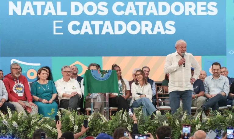 Lula anuncia medidas e defende que catadores tenham mais acesso a serviços públicos
