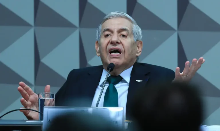Heleno passa a cumprir prisão domiciliar humanitária após decisão do STF