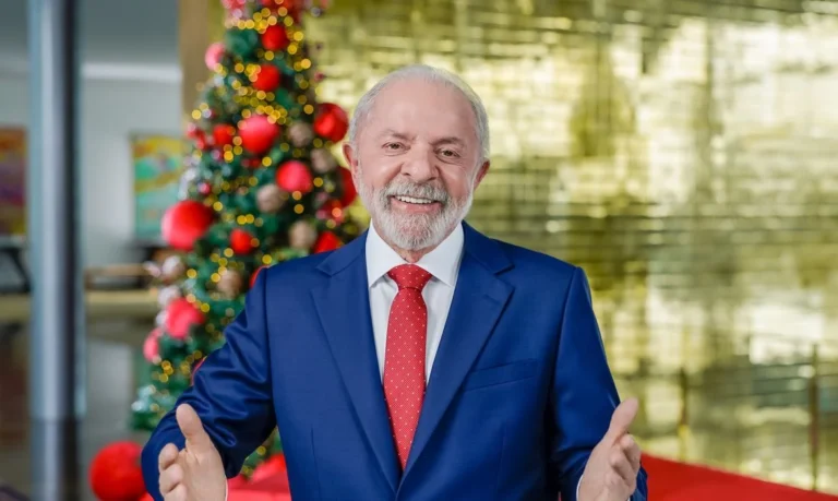 Lula faz balanço de governo e destaca avanços sociais e econômicos