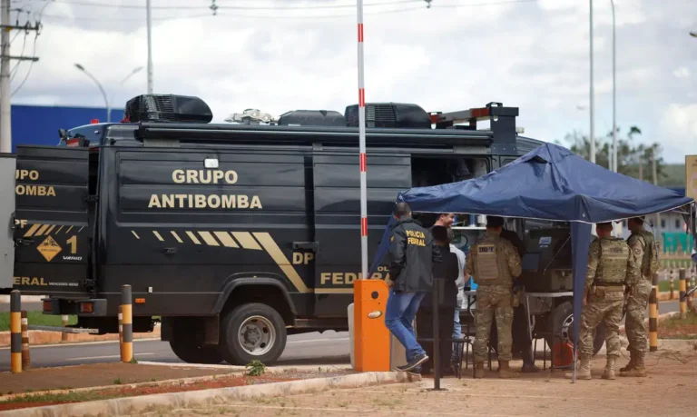 Ministro Moraes mantém preso condenado por bomba no aeroporto de Brasília