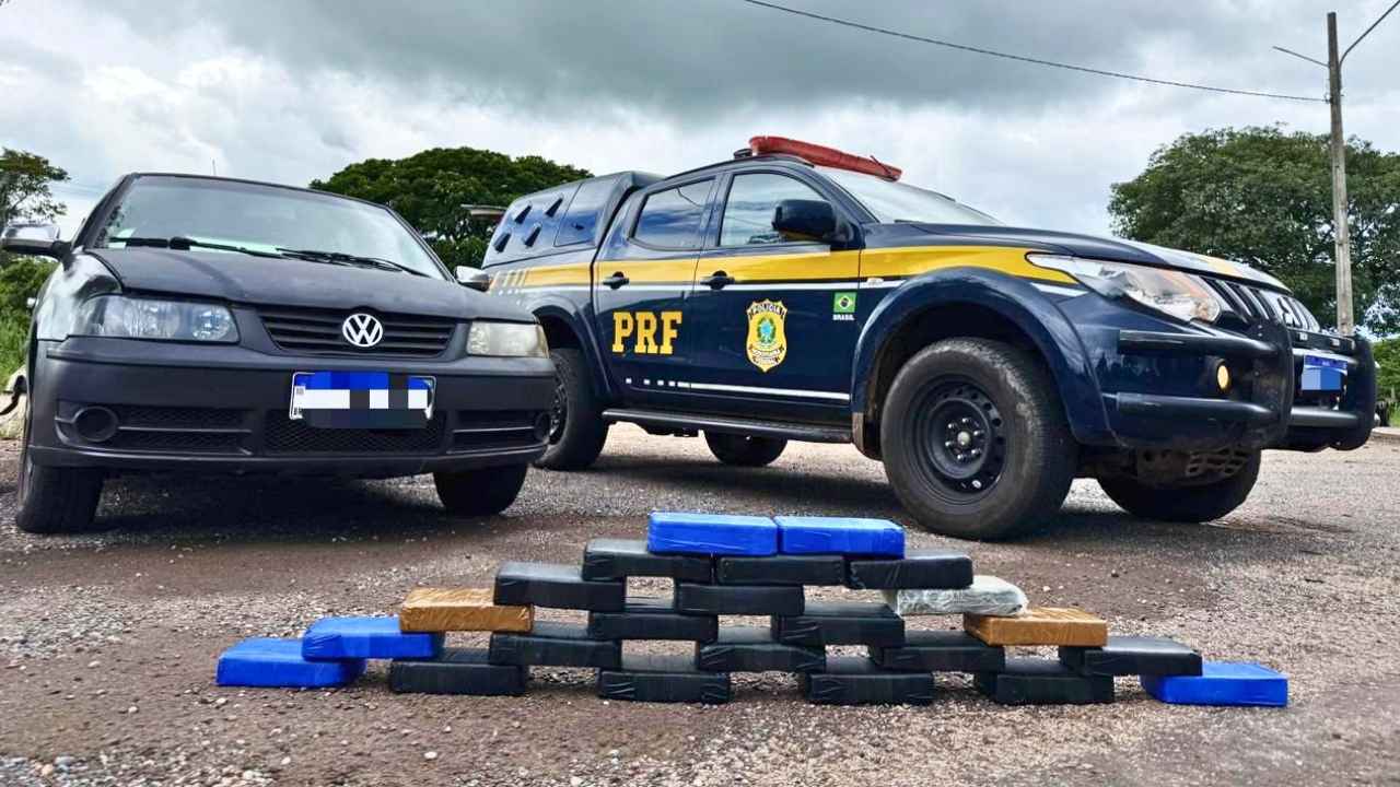 PRF apreende 24 kg de cocaína na BR-262 em Miranda. Motorista de 58 anos é preso por tráfico durante fiscalização. Saiba mais sobre o flagrante.