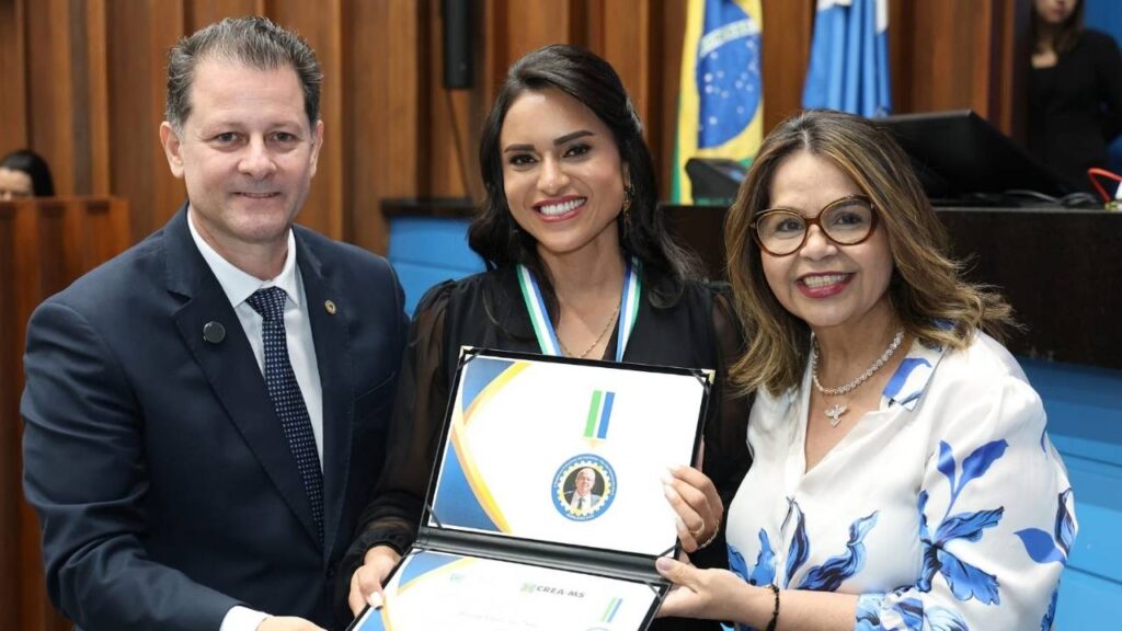 Secretária de Obras de Corumbá recebe a mais alta honraria do Crea-MS 2 secretaria de obras2 Secretária de Obras de Corumbá