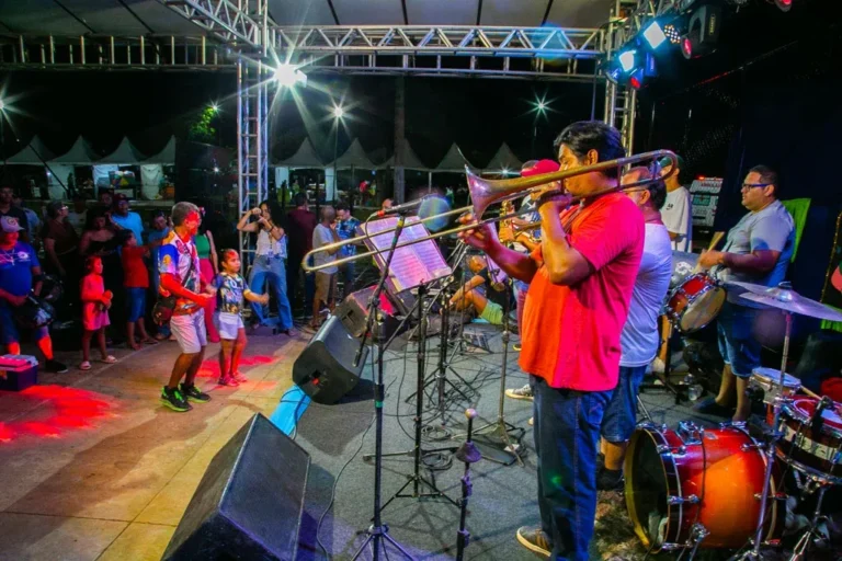 Folia nos Bairros inicia no Guatós e movimenta agenda pré-carnavalesca de Corumbá