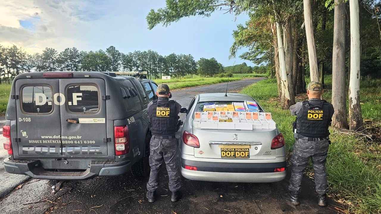 Casal é preso na MS-164 transportando R$655 mil em medicamentos para emagrecimento e celulares vindos do Paraguai. Saiba detalhes da apreensão inusitada!