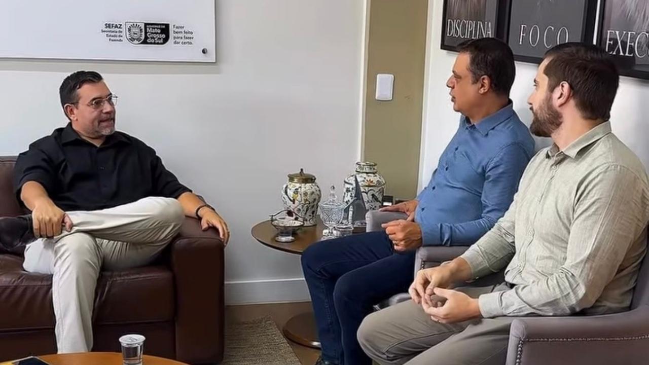 Vereador Kleyton Cruz debate na Sefaz-MS as compensações fiscais e impactos da reforma tributária para Corumbá, buscando justiça fiscal ao município.