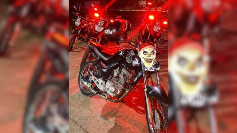 Motociclista foi detido em Corumbá após fugir do GETAM durante a Operação Boas Festas; veículo sem placa e condutor sem CNH.