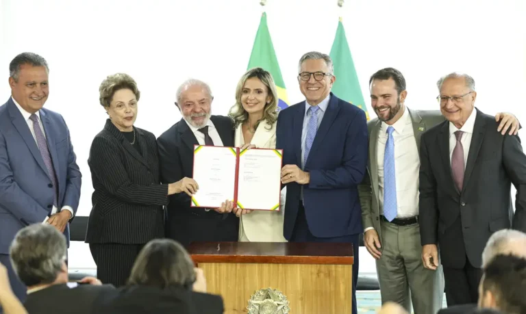 Governo federal anuncia construção do primeiro hospital inteligente do SUS