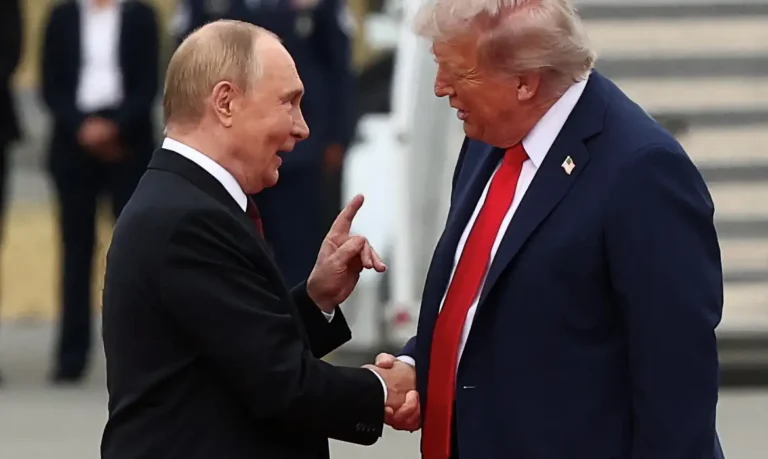 Trump descarta operação para capturar Putin e aposta em solução diplomática para guerra na Ucrânia. Entenda a nova estratégia dos EUA.