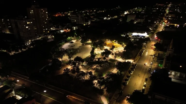 Iluminação pública é refeita pela sétima vez no Jardim da Independência