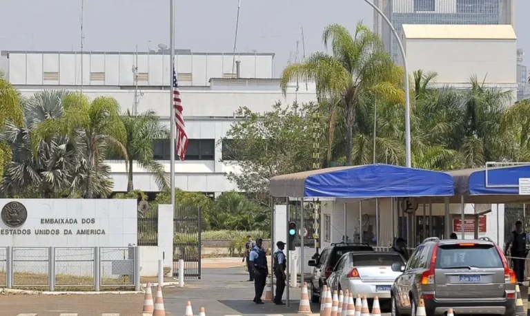 Estados Unidos suspende emissão de visto de imigração para 75 países