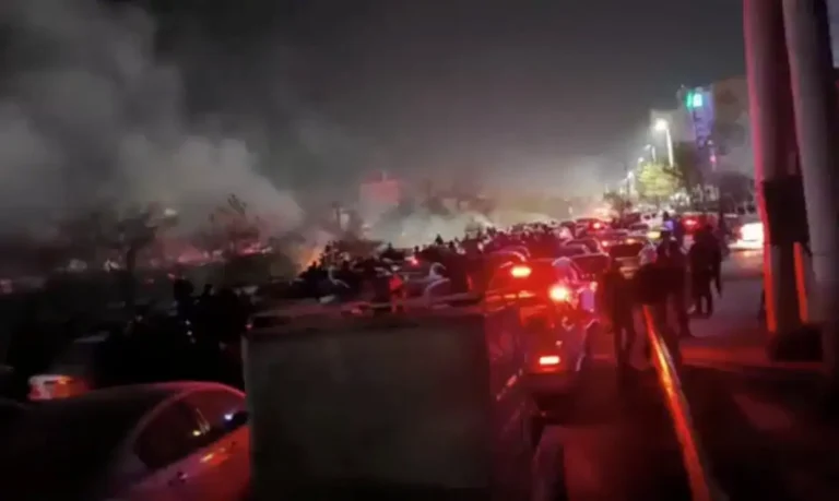 Protestos no Irã são contidos após repressão que ampliou presença militar