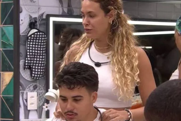 Sarah recebe críticas após dar emoji de mala para Jordana no dia seguinte ao assédio no BBB 26