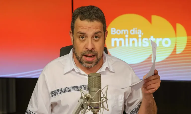 Fim da escala 6×1 é defendido como forma de elevar produtividade, diz Boulos