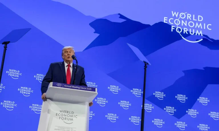 Trump anuncia intenção de comprar Groenlândia em discurso em Davos