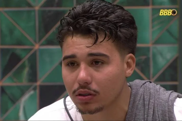 Polícia não localiza ex-BBB Pedro Henrique Espíndola para intimar sobre acusação de importunação sexual