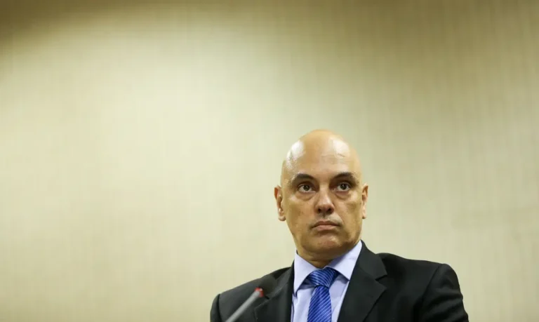 Moraes nega encontro e afirma que reunião na casa de Vorcaro não ocorreu